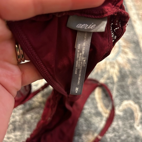 Red Aerie Front-clasp Bralette with Mesh Details - Picture 2 of 3